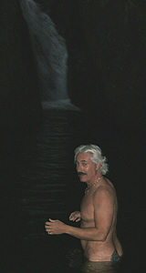 photo-Kirk goes into the pool